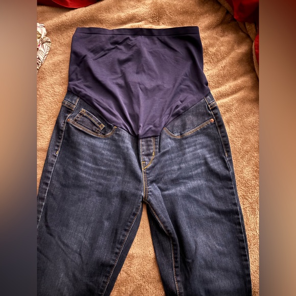 These are some lightly worn maternity clothes, well taken care of+ smoke free! - Picture 5 of 7